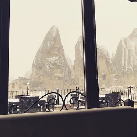 Cappadocia Stone Palace فندق غوريمِيه